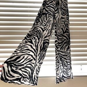 🦓William B🦓 Size M. Zebra Print Women's Wide Leg Pant